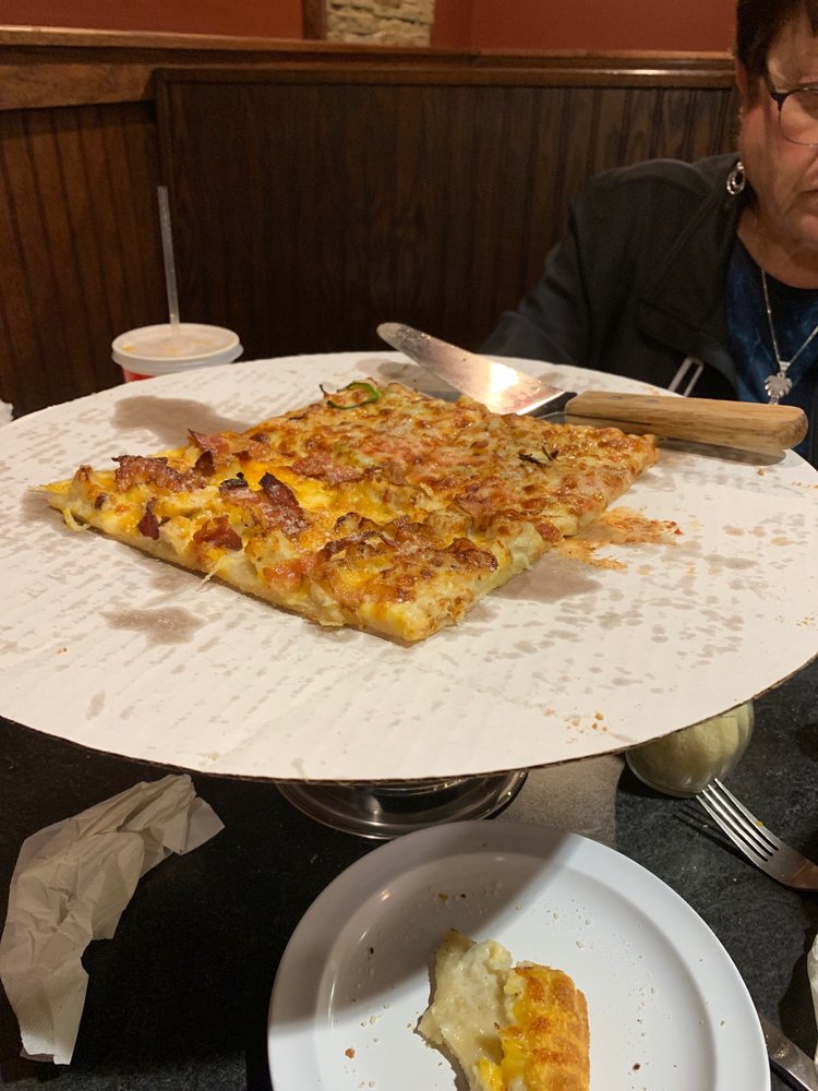 Bellacino's Pizza and Grinders, Summerville Roadtrippers