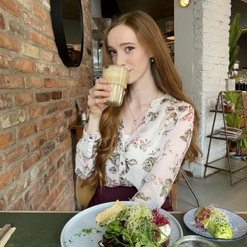 FACTORY GIRL - Happy Emily is drinking her milk coffee - Breakfast & Brunch Near Me - Berlin, BE