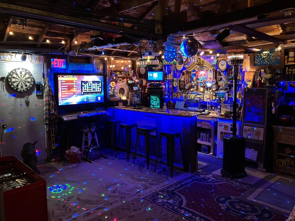 DAN’S PORCH BAR & GRILL Updated September 2024 South Market St