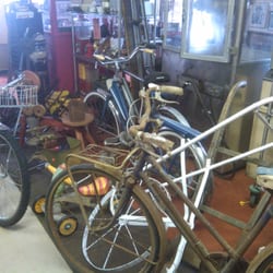 Richard Green Co Inc - Old bikes in the museum