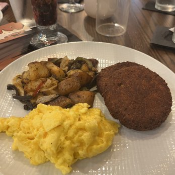 Clutch Restaurant - Seafood Near Me - Atlanta, Georgia