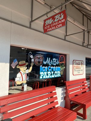 Mr B's Ice Cream Parlor by null