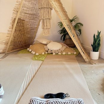 SHIFT WELLNESS CLUB - Breathwork space - Saunas Near Me - Fort Lauderdale , Florida SHIFT WELLNESS CLUB - Breathwork space - Saunas Near Me - Fort Lauderdale , Florida