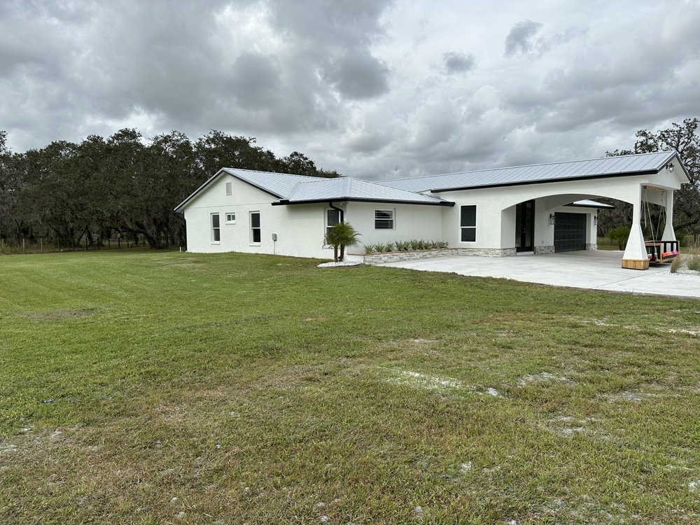 Slide of Elliotts Elite Home Solutions