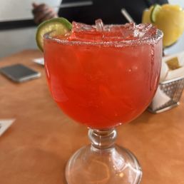 Watermelon margarita with sugar