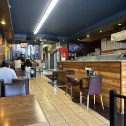 Seniore's Pizza - Inside eating area