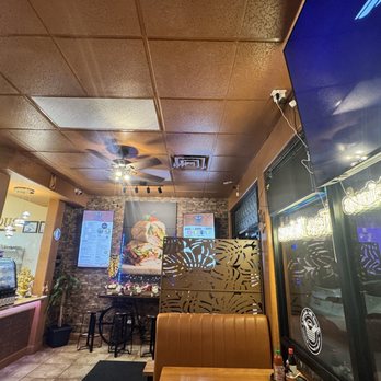 Banh Mi Licious - Entrance to dining room - Vietnamese Near Me - Clovis, California