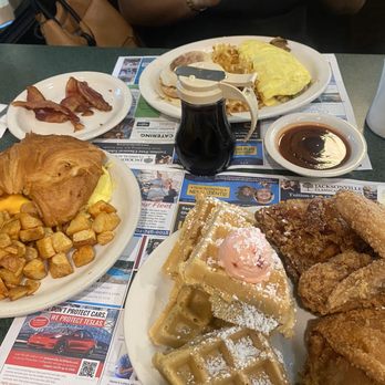 Metro Diner - Belgian Waffle Hashbrowns Homefries - Breakfast & Brunch Near Me - Jacksonville, Florida Metro Diner - Belgian Waffle Hashbrowns Homefries - Breakfast & Brunch Near Me - Jacksonville, Florida