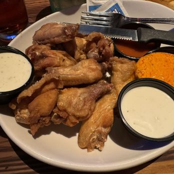 Miller's Ale House - chicken wings - Sports Bars Near Me - Watchung, New Jersey