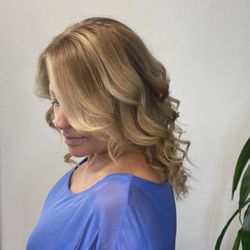A single row of extensions with gray coverage and highlights.