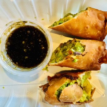 Ziggy's - Avocado roll - Vegan Near Me - San Luis Obispo, California Ziggy's - Avocado roll - Vegan Near Me - San Luis Obispo, California