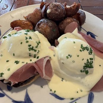 Hotel del Coronado, Curio Collection by Hilton - Benedict with slivers of ham. Perfectly poached - Coronado, CA