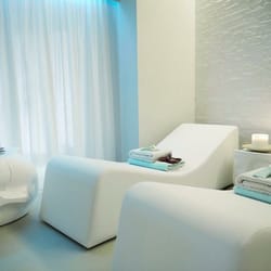 Floating Flo - Area Relax