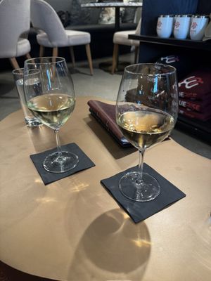 WeRise Wines by null