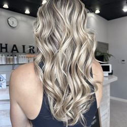 Los Gatos Hair Bar - Highlights and haircut by Renee