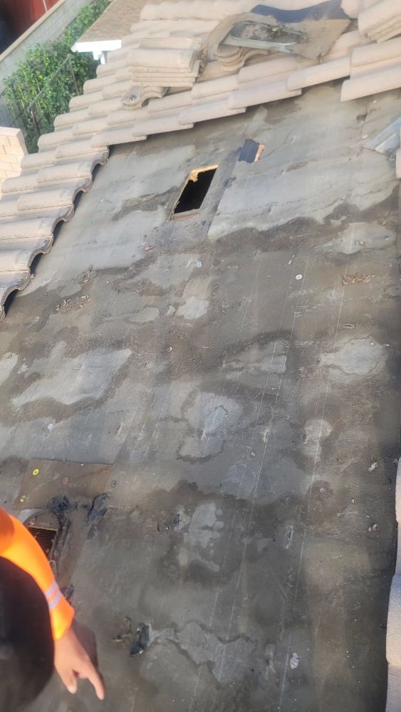 Slide of Jose Roofing Service