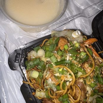 The Chow Mein Guy - Lunch size portion spicy chicken chow mein - Noodles Near Me - Los Angeles, California