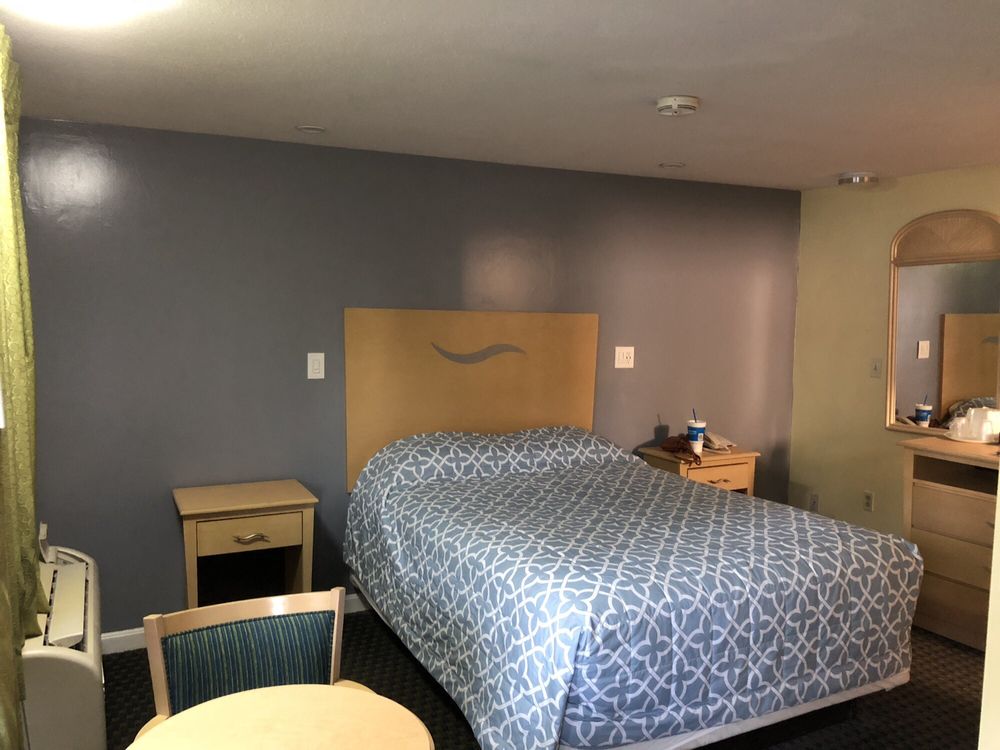 CHISHOLM’S MOTOR INN Updated September 2024 1314 Broadway, Saugus