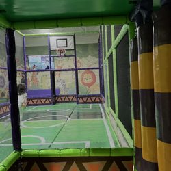 Kids Plays - Mini basketball hoop