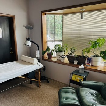 Floresh Wellness - Infrared light therapy - Acupuncture Near Me - Edmonds, Washington