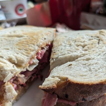 Elephants on Cedar Hills - Reuben sandwich - Delis Near Me - Beaverton, Oregon