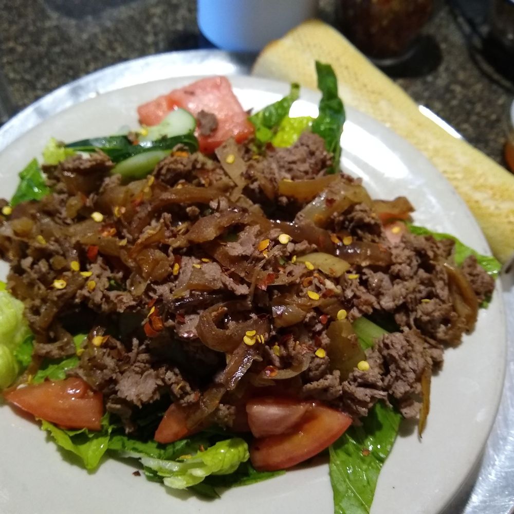 Steak salad (no cheese, I added red pepper flakes before the photo, oops!). Steak salad (no cheese, I added red pepper flakes before the photo, oops!).