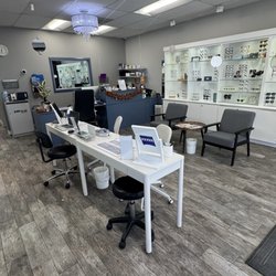 Midway Optometry - Office