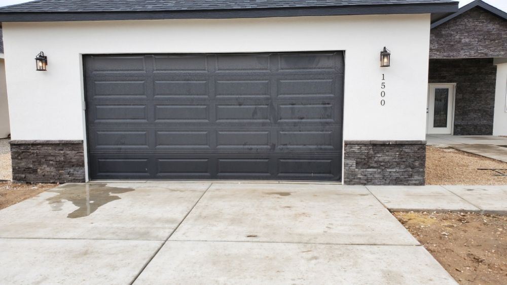 Slide of Puentes Roofing and Construction