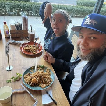 Hiccups Veo Cafe - Me&Daughter - Asian Fusion Near Me - Carson, California