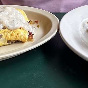 Molly's Family Restaurant - Country Mess Omelet and French Toast - American Near Me - Spokane, Washington