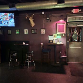 The Aristocrat Lounge - Dive Bars Near Me - Austin, Texas The Aristocrat Lounge - Dive Bars Near Me - Austin, Texas