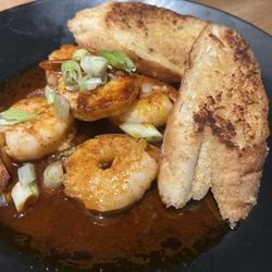 North & Maple Kitchen + Bar - N'Orleans Shrimp with garlic bread