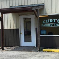 Curt's Barber Shop - The entrance to Curt's.