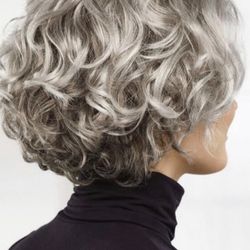 Isabella's Hair Design - This is what I wanted but got something totally different and while they were rinsing my hair I got my whole back soaked with water