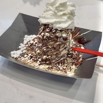 Hampton Chocolate Factory - Frozen s'mores sundae - Chocolatiers & Shops Near Me - Tampa Bay, Florida