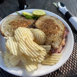 Amanda's Riverside Cafe