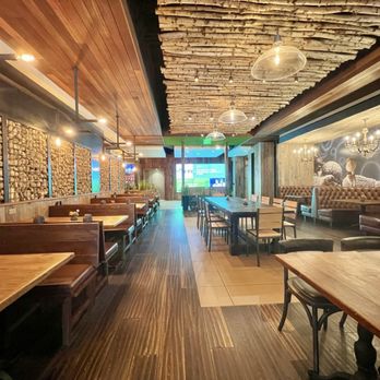 Green Acre - Dining area. - Burgers Near Me - San Diego, California Green Acre - Dining area. - Burgers Near Me - San Diego, California
