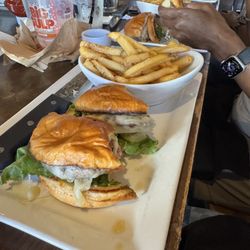 Troy's - Classic Hamburger