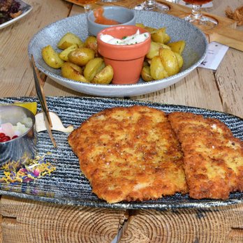 's handwerk - Craft Beer Schnitzel mit Beilagen 18,90€ - Bavarian Near Me - Sonthofen, BY