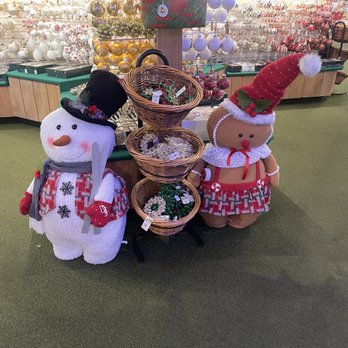 Bronner’s CHRISTmas Wonderland - Home Decor Near Me - Frankenmuth, Michigan