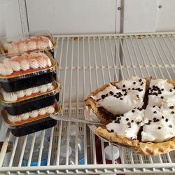 Chocolate meringue pie