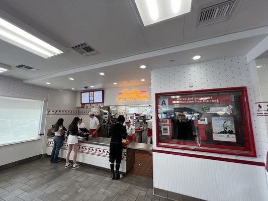 In-N-Out Burger by null