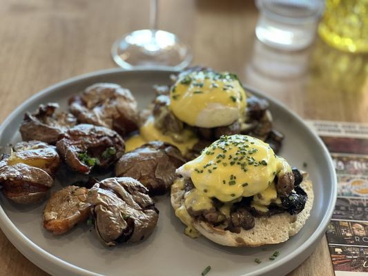 Early Birds - A Breakfast Spot by null