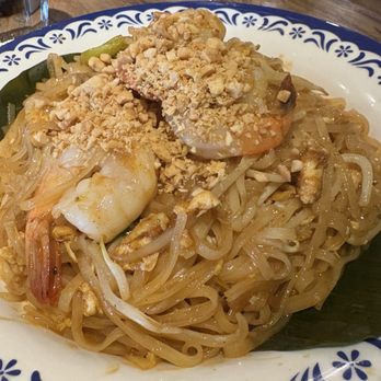 Jarit Thai - Pad Thai with shrimp - Thai Near Me - Providence, Rhode Island
