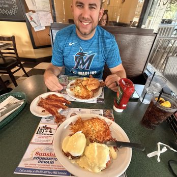 Metro Diner - Breakfast & Brunch Near Me - Jacksonville, Florida