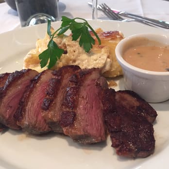 Le Saint Ferdinand - Brasseries Near Me - Paris, 75