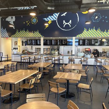 Moksa Barrel House - Dining area - Beer Bar Near Me - Roseville, California