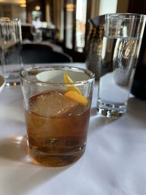 Brasserie Ten Ten by null