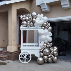 Party With L&P - Our deluxe cart with balloons