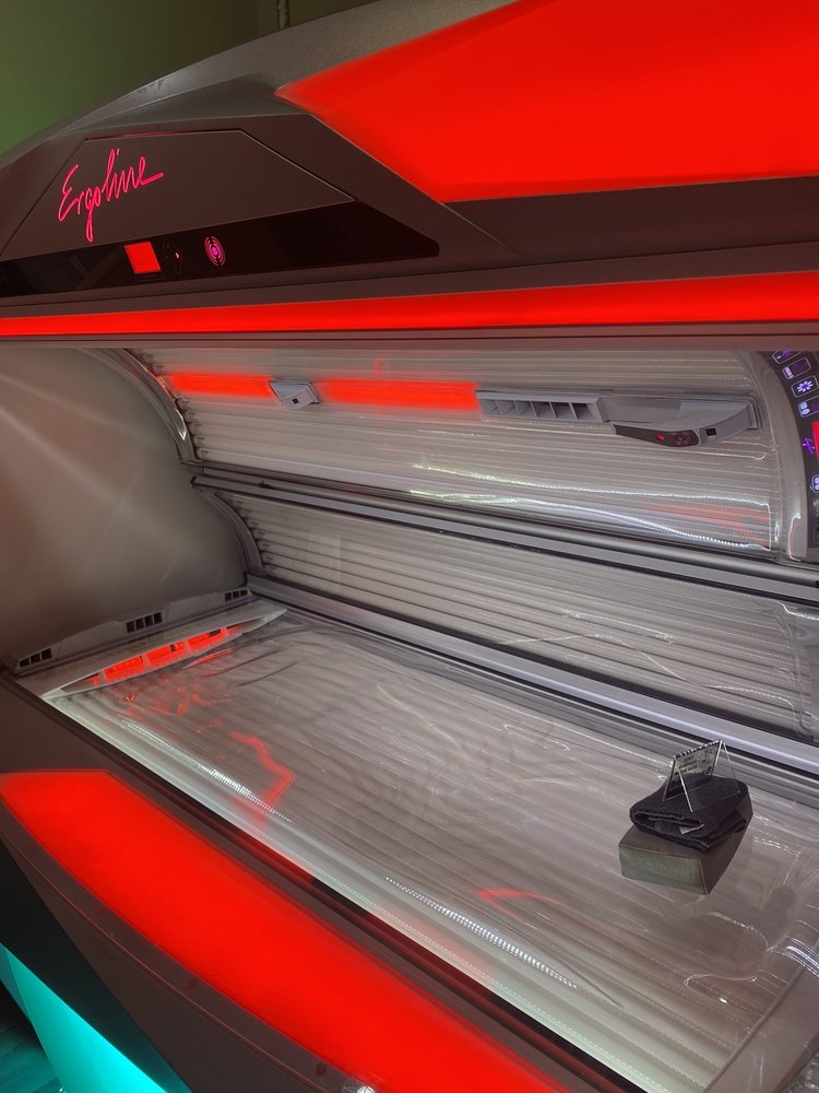 CELEBRITY TANNING Updated October 2024 12 Photos & 62 Reviews 725